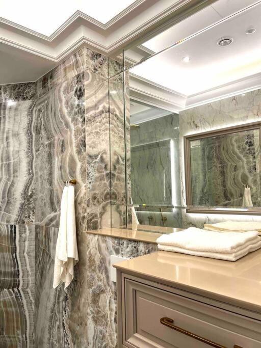 Studio Apartment In The Center Of Рига Екстериор снимка