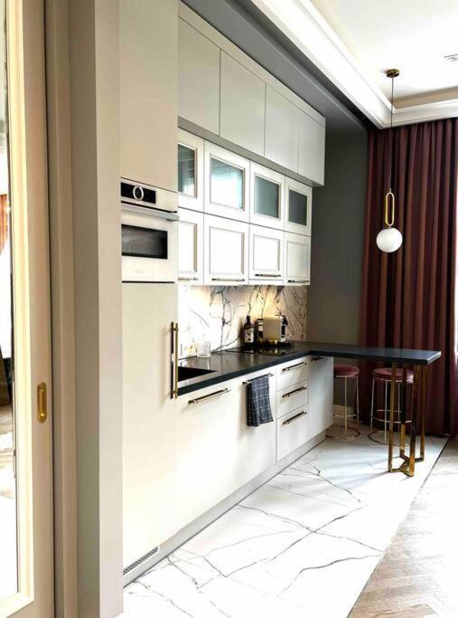 Studio Apartment In The Center Of Рига Екстериор снимка