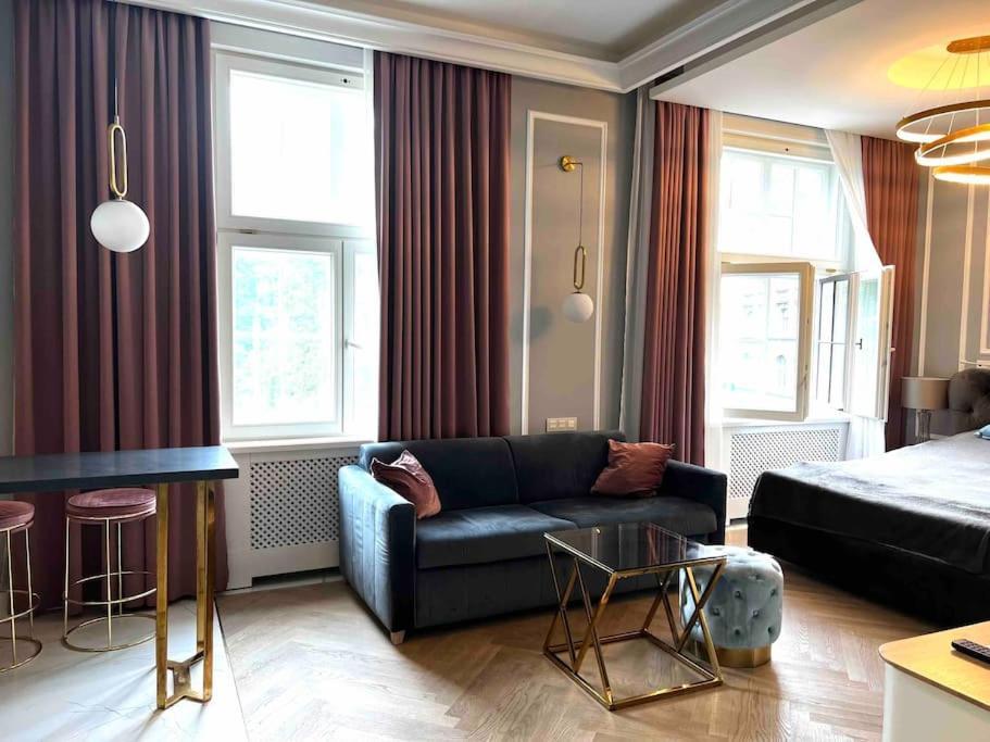 Studio Apartment In The Center Of Рига Екстериор снимка
